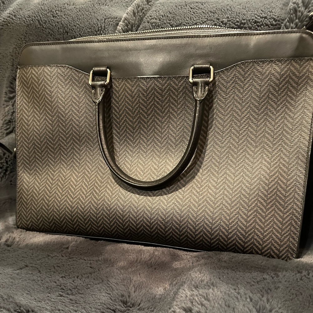 Coach, men’s business bag, with removable crossbody strap. - Picture 3 of 3